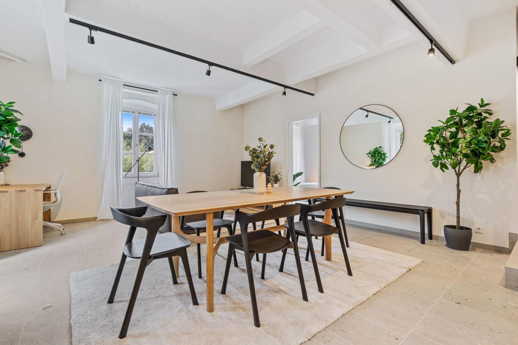Clausen Hideaway Modern
